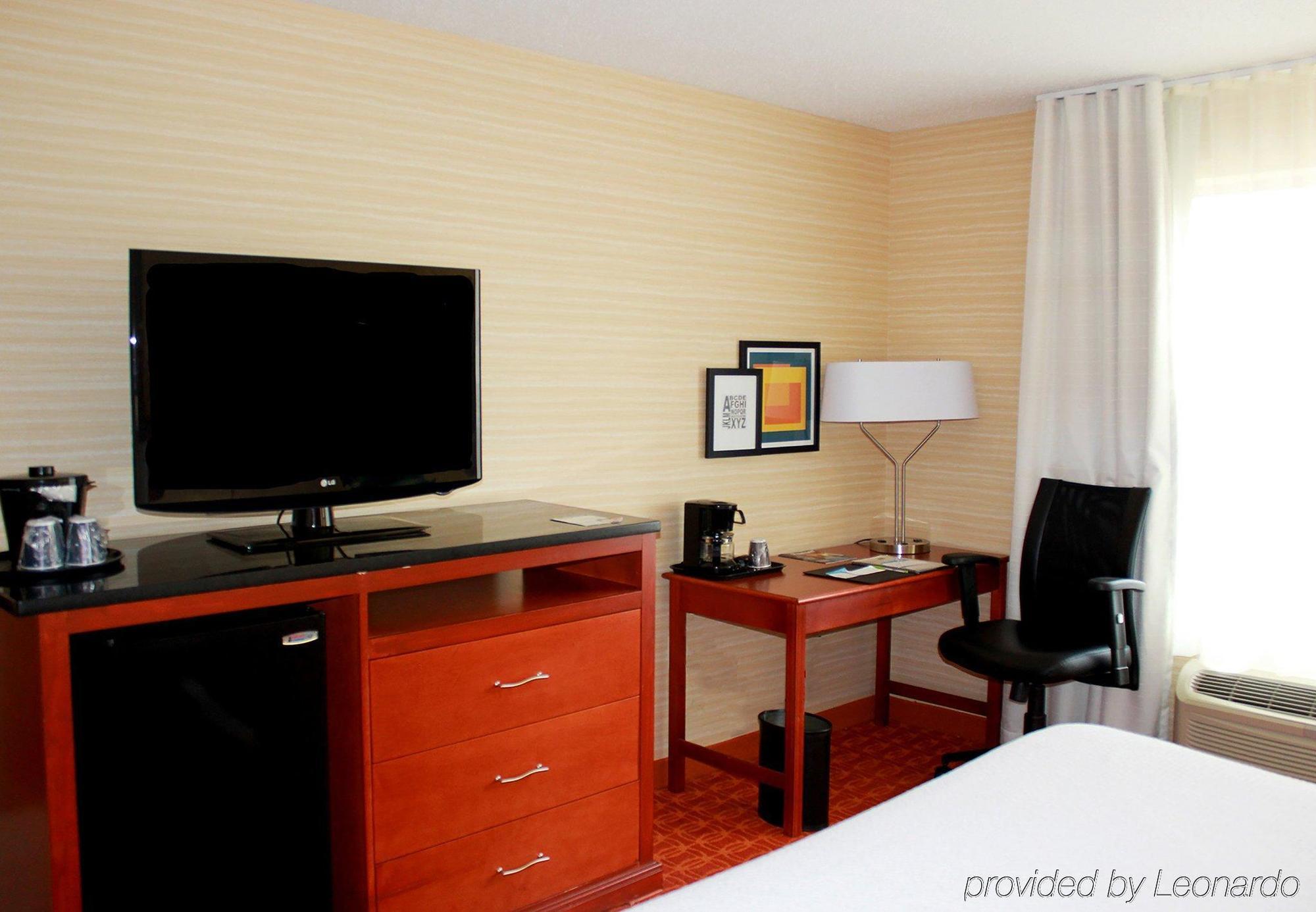 Fairfield Inn & Suites Detroit Farmington Hills Exterior photo