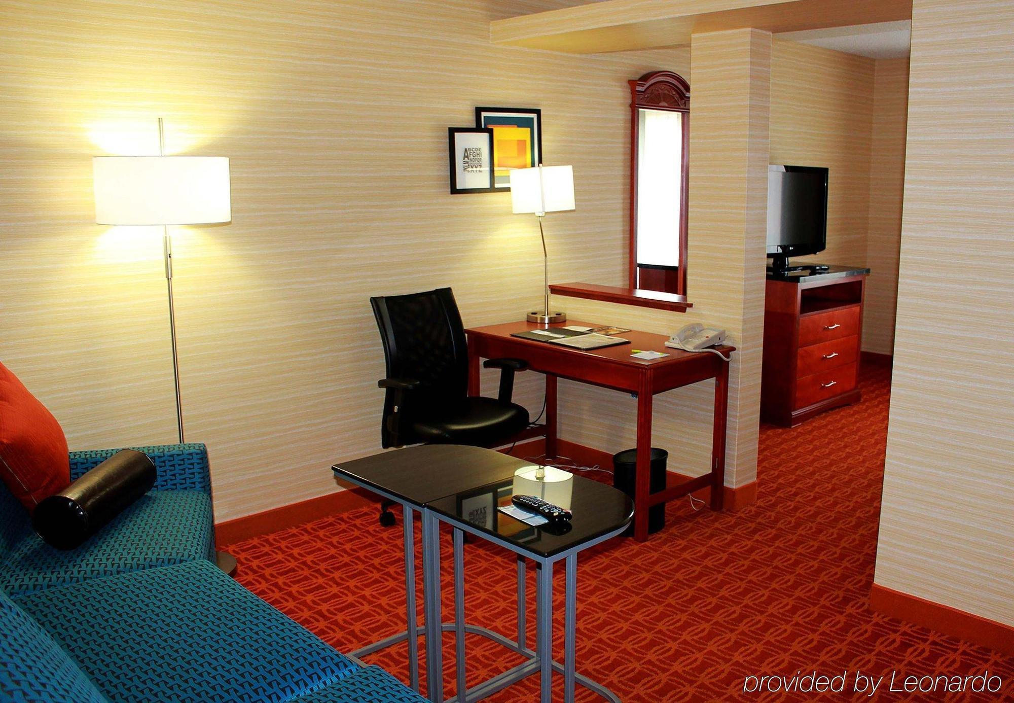 Fairfield Inn & Suites Detroit Farmington Hills Exterior photo