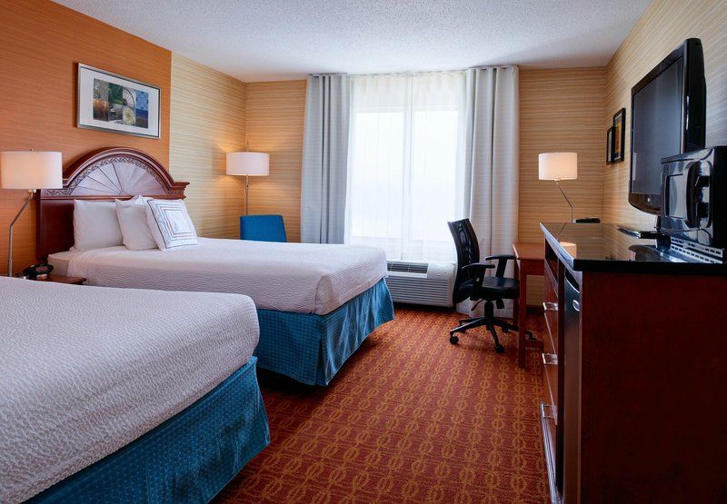 Fairfield Inn & Suites Detroit Farmington Hills Exterior photo